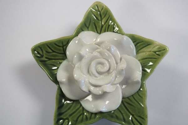 Headstone World - Products - Accessories - Memorial Rose - White